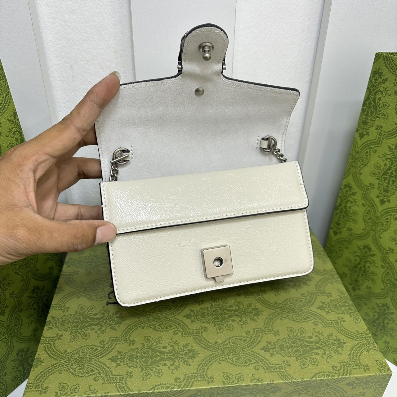 GUCCI DIONYSUS SUPER MINI BAG Patent Leather กระเป๋าสะพายหนังแก้ว เกรดออริ สลับแท้ 1:1 ใช้งานต่างประเทศได้