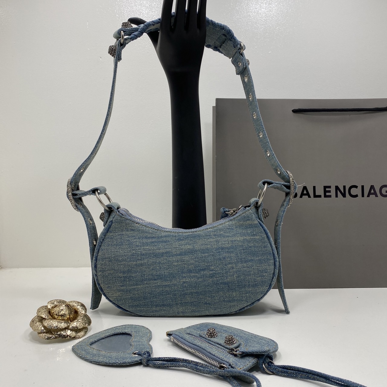Balenciaga LE CAGOLE XS SHOULDER BAG GIRLY ALLOVER DENIM IN BLUE กระเป๋าสะพายรุ่นยอดนิยม สวยเท่ เกรดออริ 1:1 สลับแท้ ใช้งานต่างประเทศได้