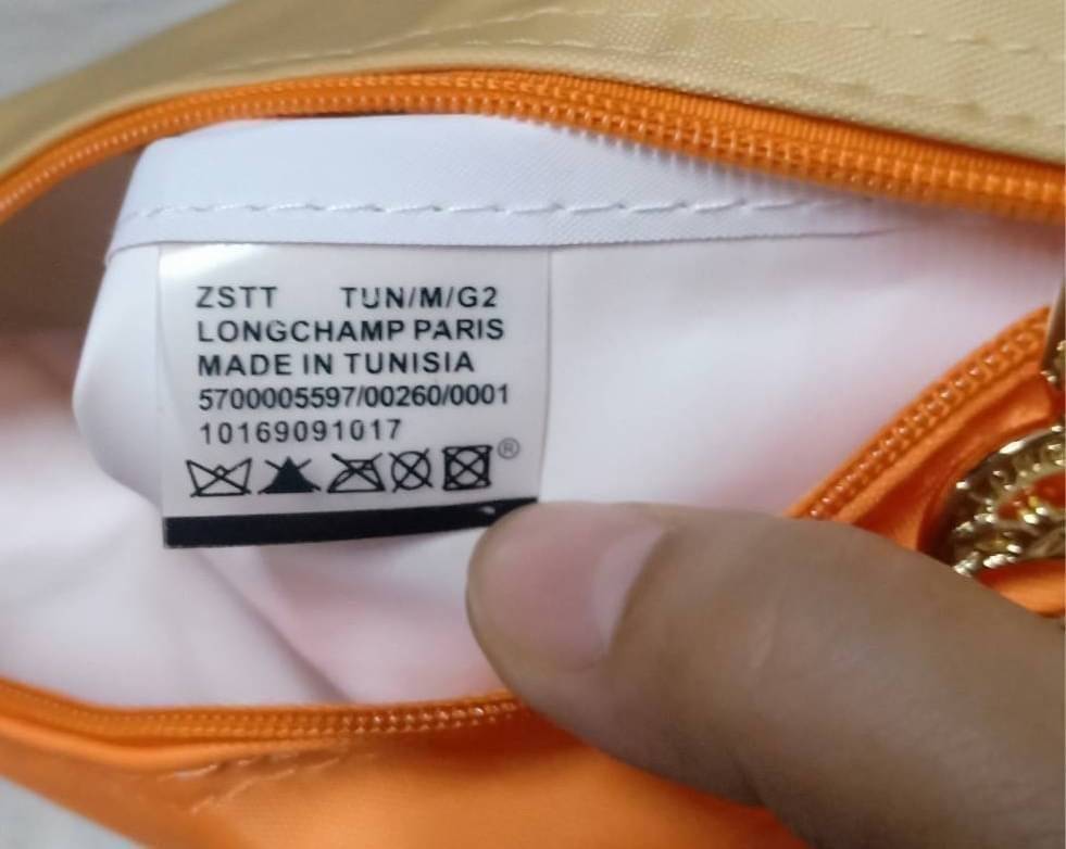 LONGCHAMP LE PLIAGE RE-PLAY Shoulder bag แฟน ๆ ของกระเป๋าไนลอนพกพาอันเป็นเอกลักษณ์ของแบรนด์ ตอนนี้มีคอลเลกชั่นใหม่ล่าสุดให้เลือกสรร