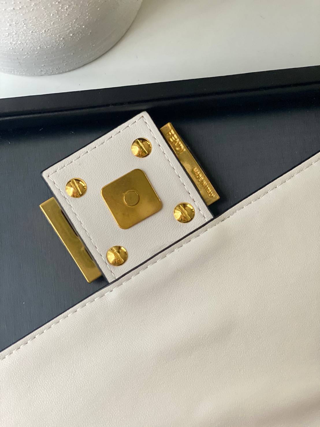 พรีเมี่ยมกิ๊ฟแท้ 100% 】หนังแท้ FENDI Baguette Shoulder Bag จุของได้เยอะมากก