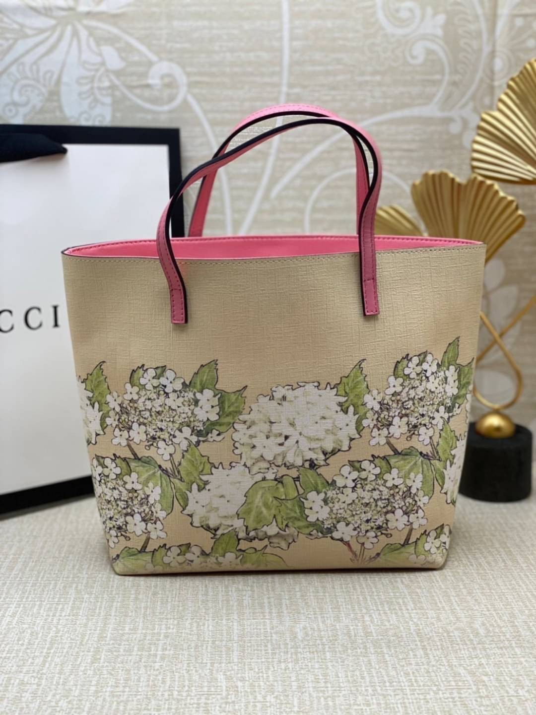 GUCCI Children's top-handle bag with tree faires print / Gucci kid tote เกรดออริจินอล วัสดุ Light pink Supreme canvas ภาพสินค้าถ่ายจากงานขายจริงใช้งานต่างประเทศได้
