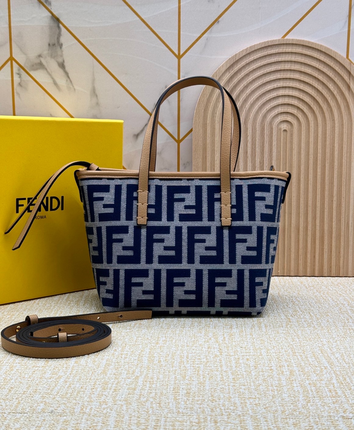 Fendi Roll Mini FF jacquard mini bag / YSL TOTE BAG MINI กระเป๋าสะพายทรงโท้ทไซส์มินิ เกรดออริ 1:1 ใช้งานต่างประเทศได้