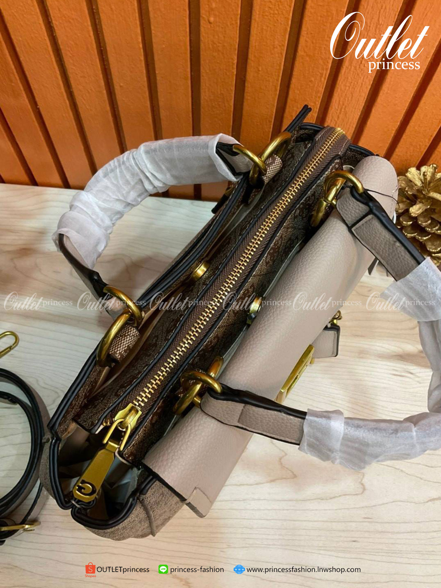 ของแท้ 100% NEW ARRIVAL!!! GUESS FACTORY VALY GIRFRIEND SATCHEL BAG กระเป๋าถือหรือสะพายรุ่นใหม่ล่าสุด Latte