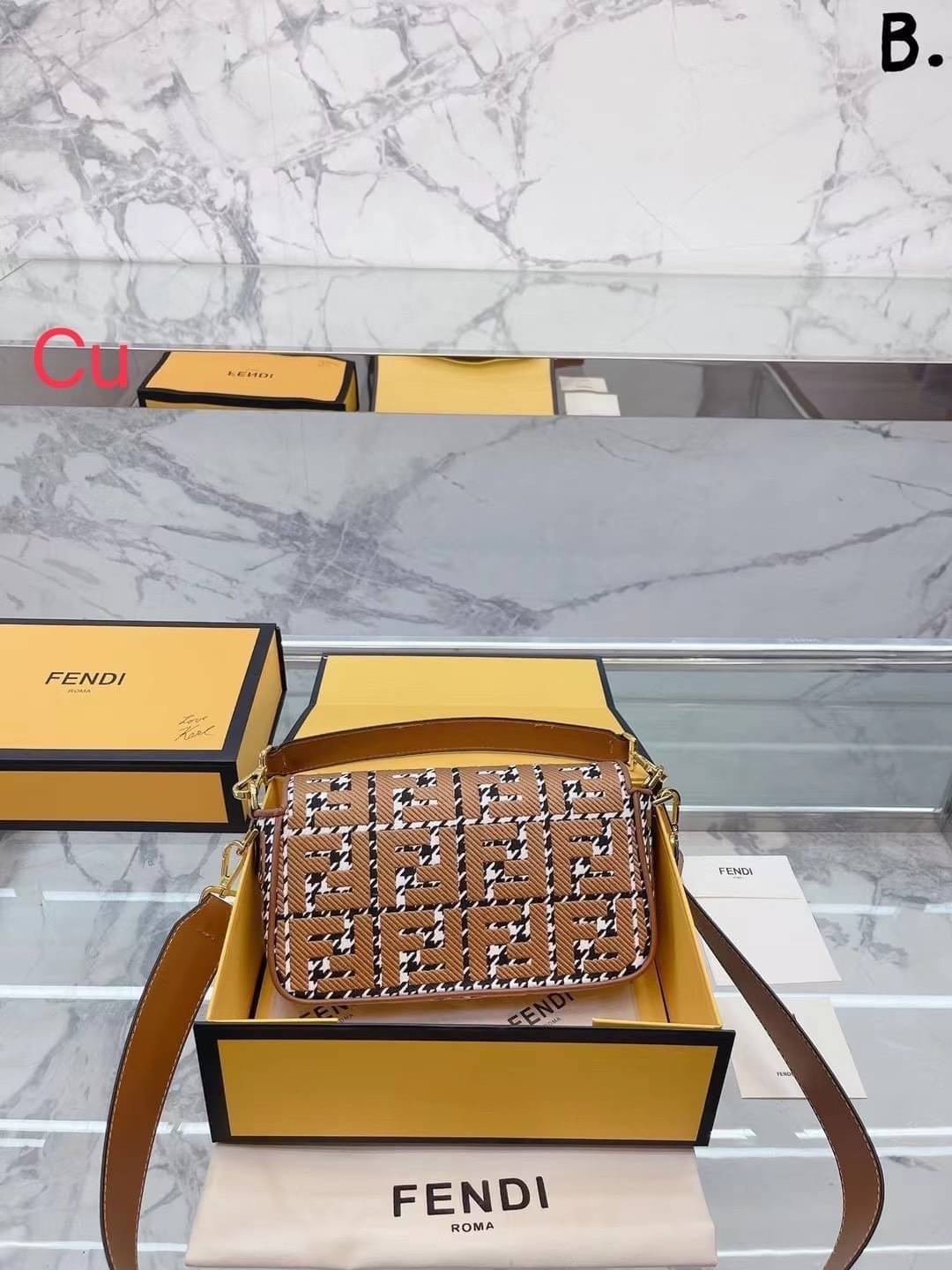 FENDI Baguette Brown houndstooth wool bag with FF embroidery / fendi baguette fabric bag กระเป๋าสะพายเฟนดิ งานจริงสวยมาก พร้อมสายสะพาย 2 เส้น ถอดได้ งานปั้มทุกจุด วัสดุคุณภาพดี แนะนำ ไม่ผิดหวัง มีจำนวนจำกัดนะคะ ภาพถ่ายจากงานขายจริง ใช้งานต่างประเทศได้