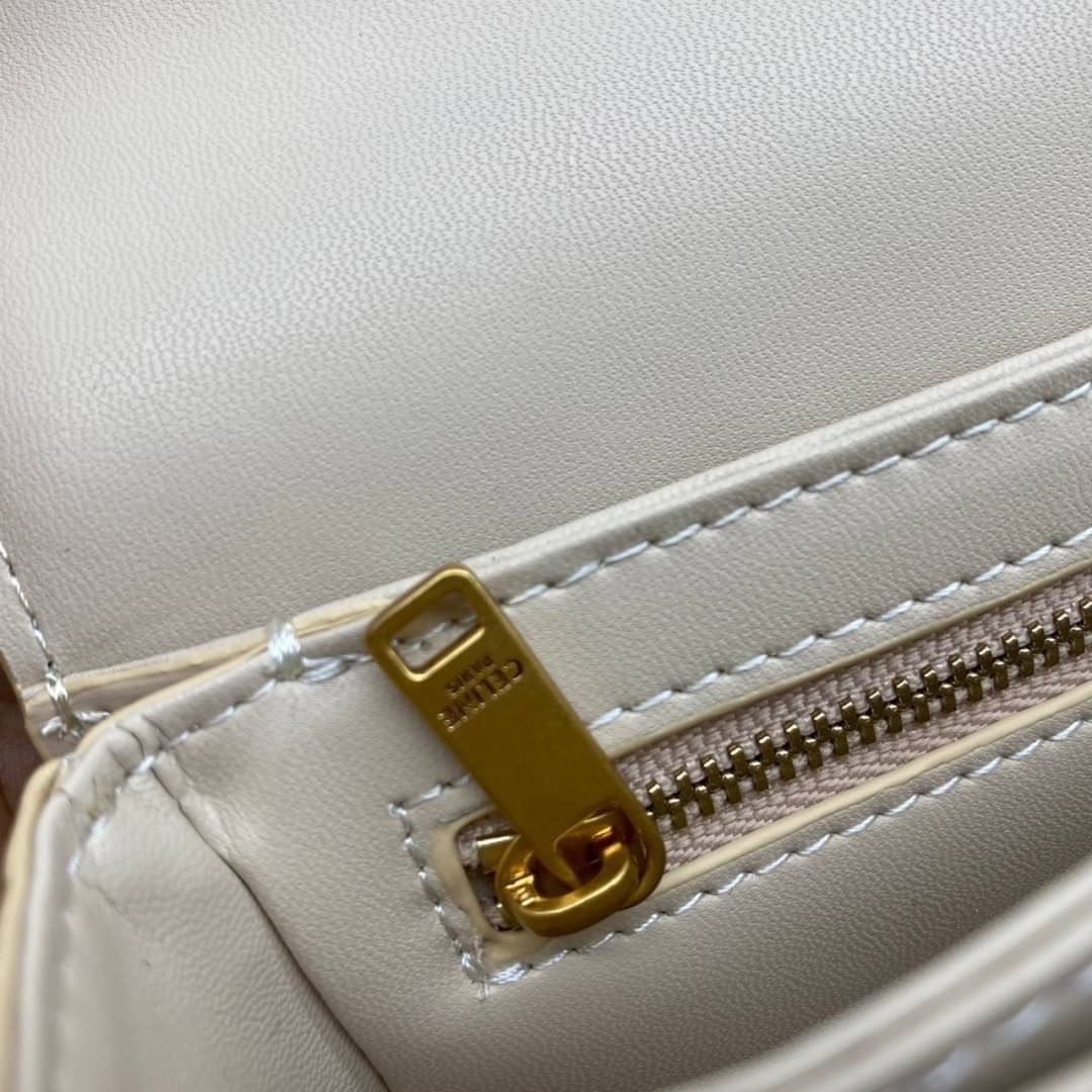 TEEN 18cm : CELINE TEEN TRIOMPHE BAG IN SHINY CALFSKIN / Celine Triomphe Bag / Celine Bag พร้อมส่ง 7 สี เกรดออริ 1:1 กระเป๋าแบรนด์หรูที่ควรมีแห่งปี รูปทรงสี่เหลี่ยมรุ่นฮอตฮิตของเหล่าดาราและเซเลบทั้งหลาย ดีไซต์เรียบหรู