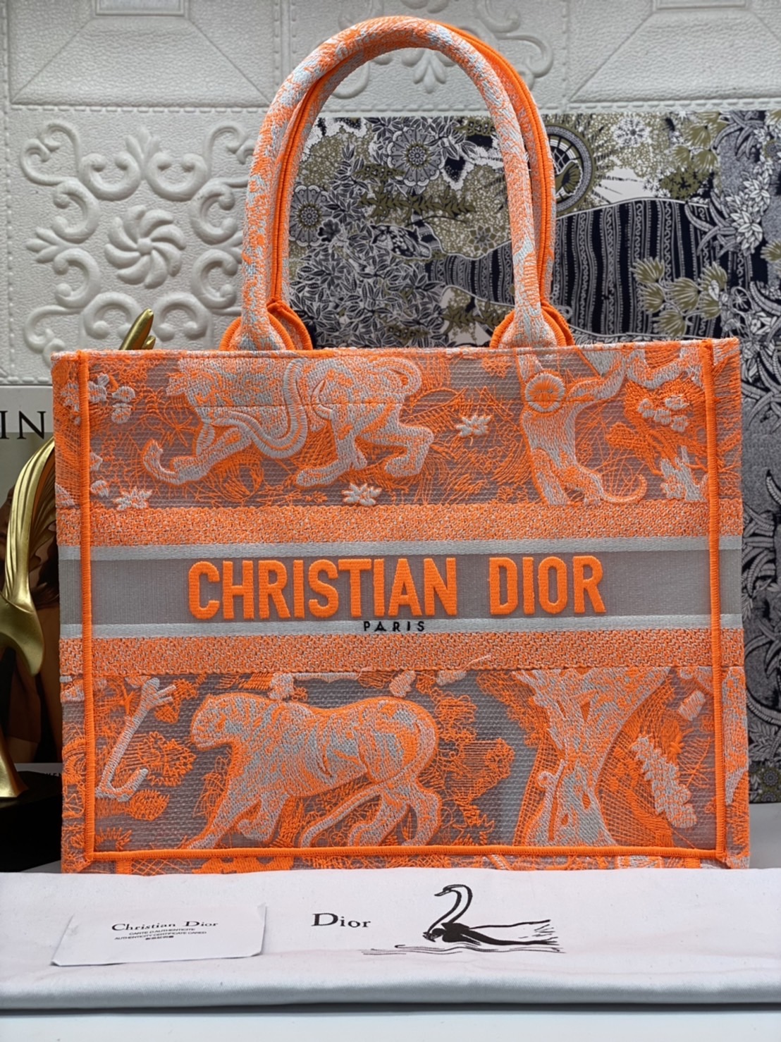 DIOR Book Tote Fluorescent Orange Toile de Jouy Transparent Canvas เกรดออริจินอล ภาพสินค้าถ่ายจากงานขายจริงใช้งานต่างประเทศได้