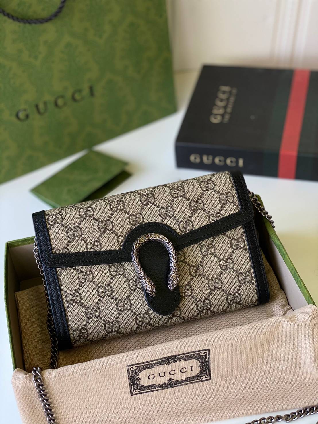 หนังแท้ GUCCI Dionysus mini chain bag / GG Dionysus Wallet Beige and Black GG Supreme canvas พร้อมส่งที่ไทย งานหนังแท้และผ้าแจ็คการ์ดออร์แกนิกอย่างดี พร้อมส่งที่ไทย ภาพสินค้าถ่ายจากงานขายจริง ใช้งานต่างประเทศได้