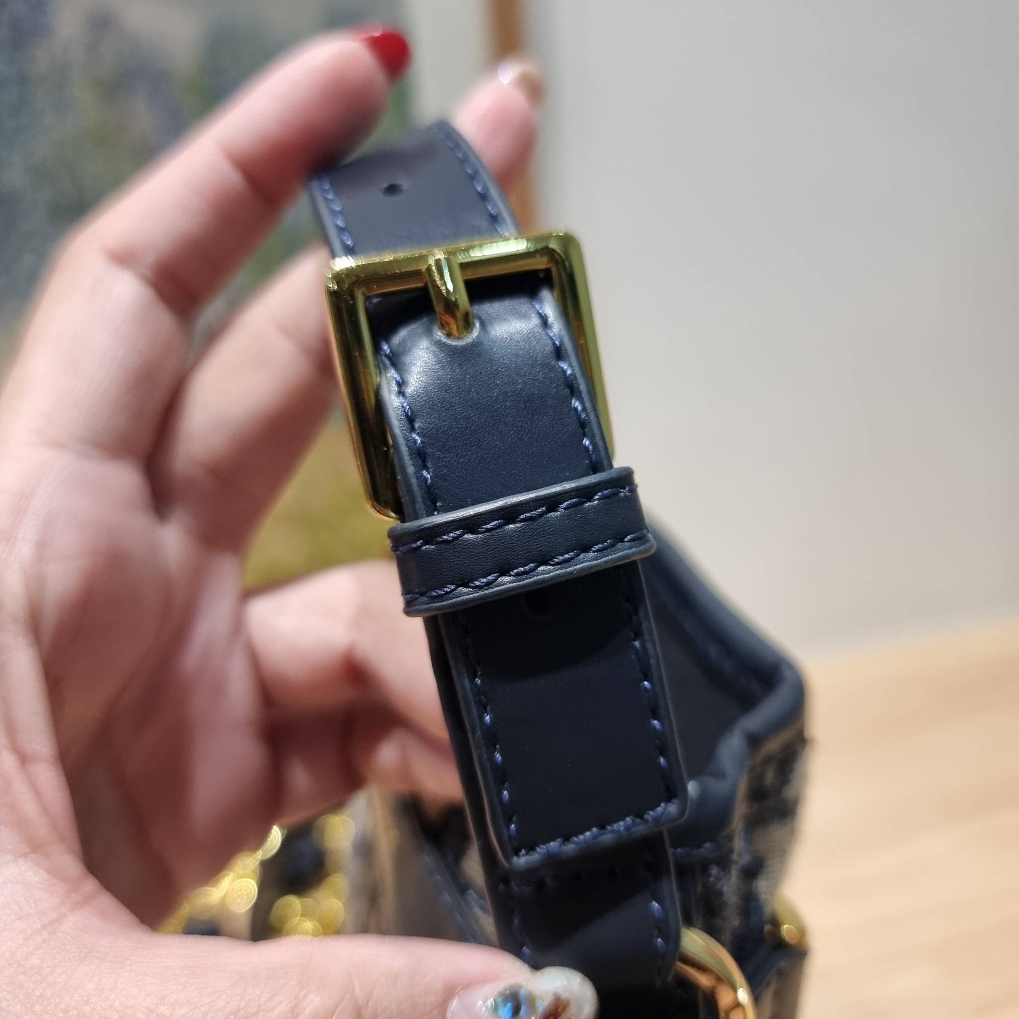 CD SMALL C'EST BAG 17cm / Dior bucket bag พร้อมส่ง กระเป๋าสะพายสุดคลาสสิค ดีไซน์หรู ไซส์เล็กกะทัดรัด ใช้งานง่าย สะพายได้ทุกโอกาส