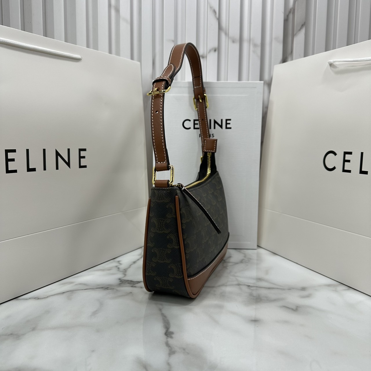 ORI หนังแท้ | CELINE Shoulder bag toile Triomphe et veau กระเป๋าสะพายไหล่ เรียบหรูคลาสิก ใช้งานง่าย เป็นใบที่แมทง่าย เข้ากับทุกลุคทุกสไตส์