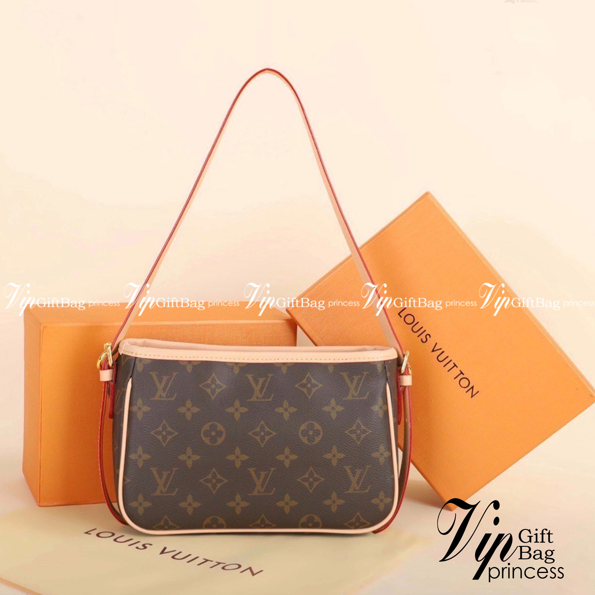 LV CROSSBODY BAG / LV POCHETTE Bag รุ่นใหม่ล่าสุด กระเป๋าสะพายงานหรูหราและมีสไตล์ สวยปังมั้ยไหว ใบจริงสวยมากกกก ได้สวยก่อนใคร ต้องจัดแล้วจ้าคอลเลคชั่นใหม่ล่าสุด ดีไซน์ไซส์กะทัดรัด เหมาะกับการเก็บของสำคัญของสาวๆ ได้อย่างมั่นใจ สะพายได้แบบคล่องตัว ทรงสวย ให