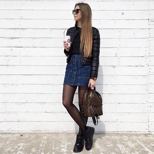 LV Backpack Size Small | สายสะพายเล็ก ถอดได้ LV palm springs New in!! เข้าแล้วกับไอเท็มยอดฮิต หรูหราพร้อม box set สุดสวย ที่สุดของความคุ้มค่า LV palm springs กระเป๋าแบ็คแพ็ค มาให้เลือก 2 ไซส์ ขายดี วัสดุหนังแคนวาสคุณภาพดี มีช่องซิปแบ่งสัดส่วน ใบเล็กสายวะพ