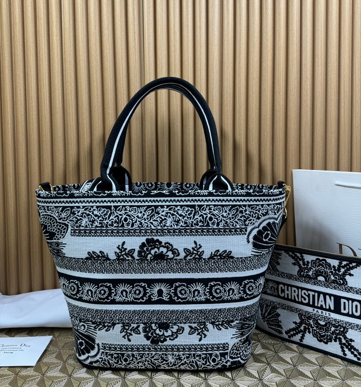 DIOR NEW LINE TOTE / DIOR KID TOTE กระเป๋าทรงโท้ทรุ่นใหม่ เอกษณ์ความหรูหรา โดดเด่นสวยงาม เกรดออริ 1:1 ใช้งานต่างประเทศได้