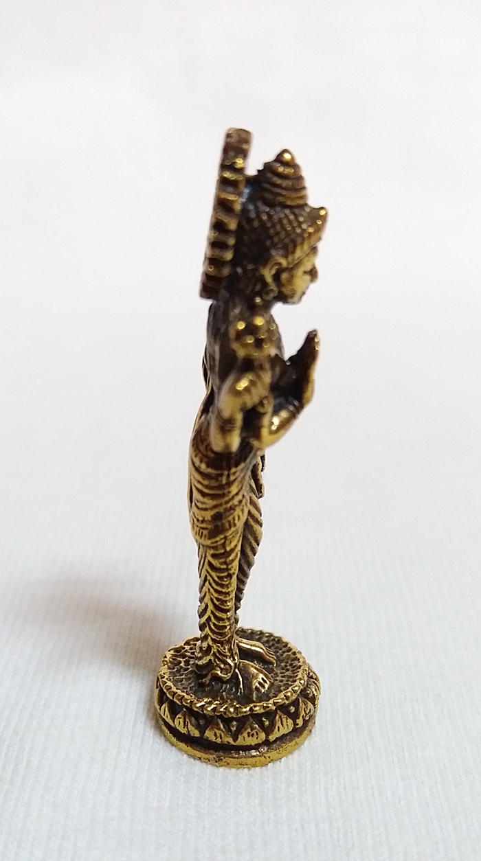 พระแม่ลักษมีแบบยืน สูง 3.8 เซนติเมตร(มั่งคั่งร่ำรวย) เนื้อทองเหลือง(ตั้งบูชาหน้ารถ)พร้อมใบคาถาค่ะ