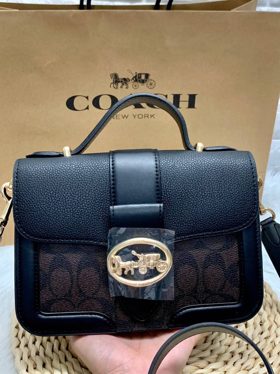 ของแท้ 💯% COACH SMALL GEORGIE TOP HANDLE IN BLOCKED SIGNATURE CANVAS ((6504//0468)) กระเป๋าหิ้ว//สะพายข้างได้ วัสดุหนังแท้