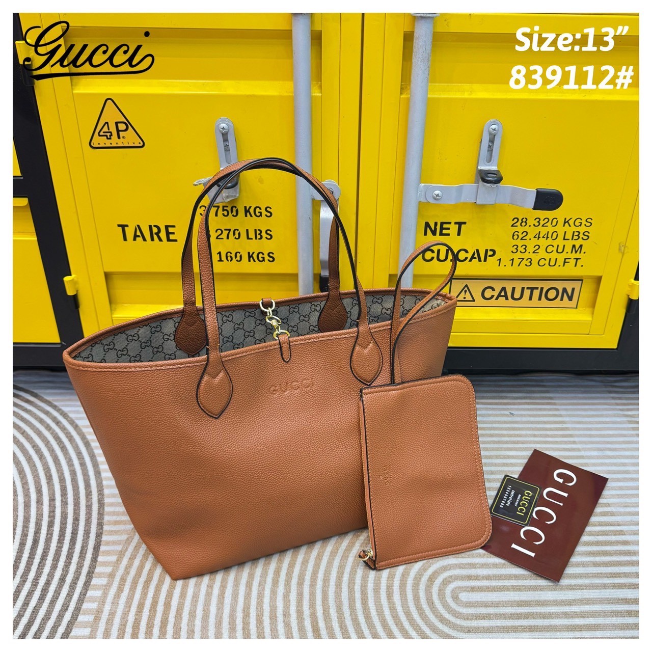 Gucci Totissima medium reversible tote bag / Gucci Tote Bag กระเป๋าทรงสะพายทรงโท้ท ใช้งานได้ 2 ด้าน ดีไซน์ใหม่ล่าสุด ด้านหนัง และด้านแควสวยลายโลโก้ สวยหรูเรียบง่าย มาพร้อมใบเล็กเข้าเซ็ท