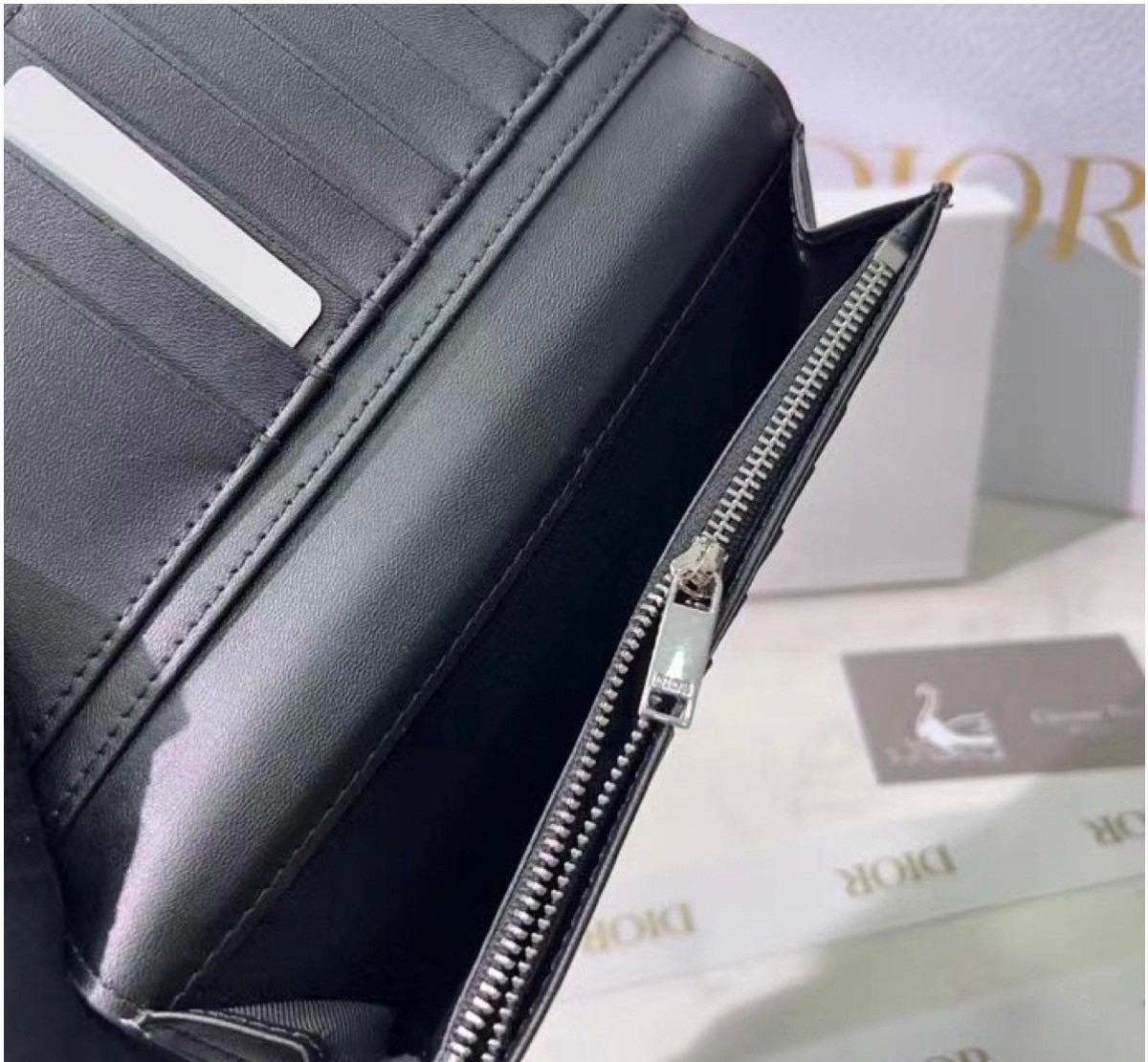 DIOR Vertical Long Wallet Dior CD Diamond Canvas กระเป๋าสตางค์ใบยาว พร้อมส่งที่ไทย ภาพสินค้าถ่ายจากงานขายจริง ใช้งานต่างประเทศได้