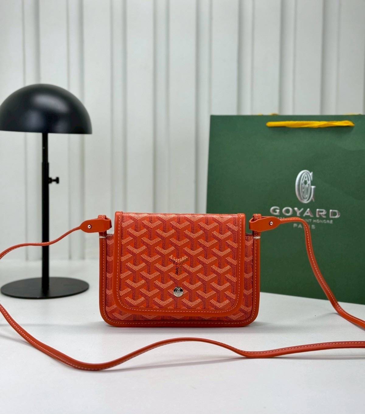 10 สี ORI หนังแท้ | GOYARD Plumet pouch-wallet กระเป๋าสะพายใบเล็กกะทัดรัด ดีไซน์กระเป๋าสตางค์ Plumet ดีไซน์มาพร้อมช่องใส่เหรียญ ธนบัตร และบัตรต่างๆ สามารถสะพายไหล่เป็นกระเป๋าสะพายข้างได้เหมือนกระเป๋าใบเล็ก