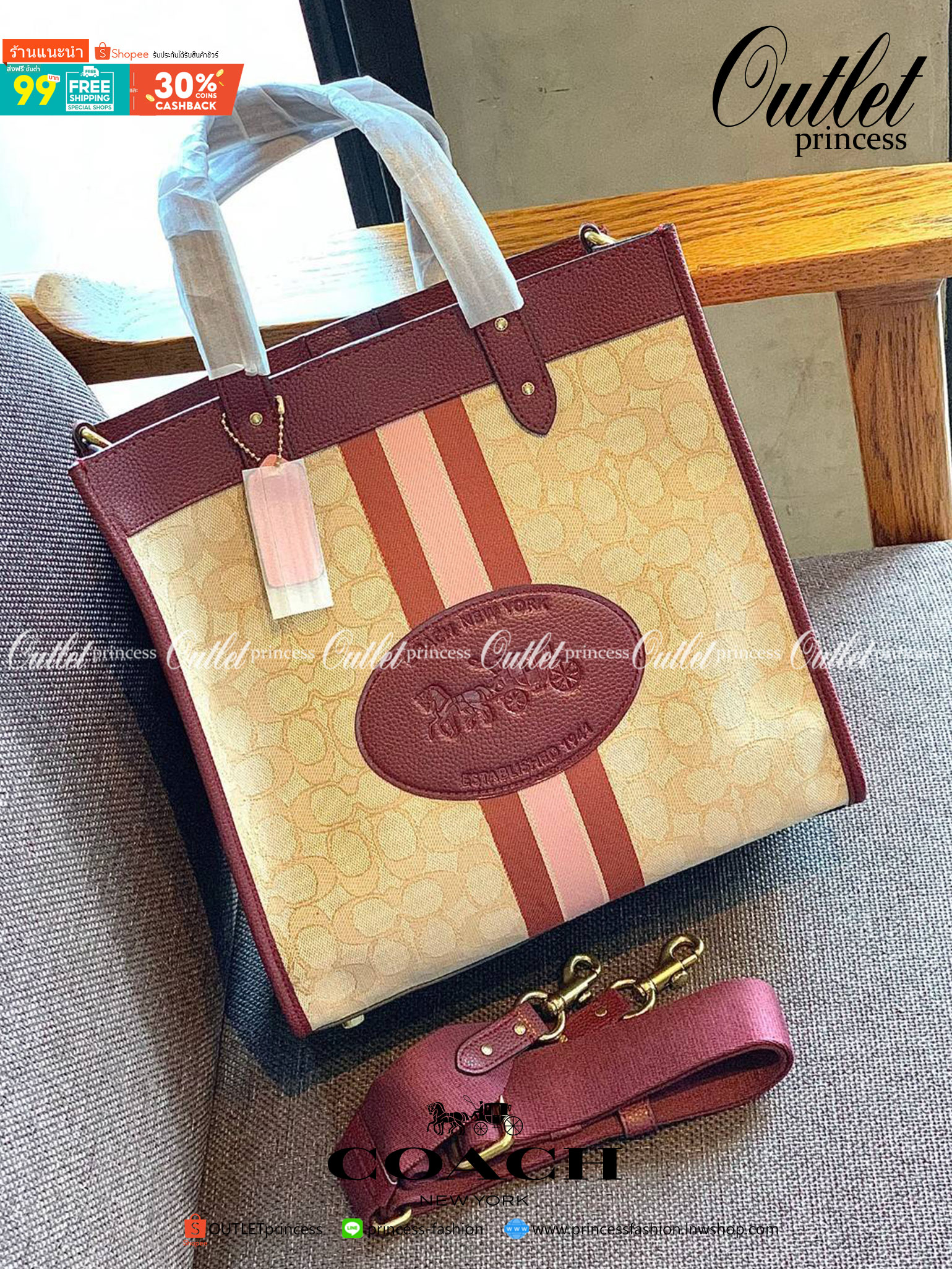 Coach 5868 Field Tote In Signature Jacquard With Horse And Carriage Prints 📣พร้อมส่ง ยังไม่เข้าไทยจ้าา!! กระเป๋าทรงTote สูง ใบใหญ่ วัสดุJacquard+หนังแท้ อย่างดี ได้ลงตัวแมทกันสวยงามมากๆค่ะ ด้านหน้าตัดแทบสีตรงกลางยาวลงมาบวกกับป้ายแบรนด์หนังตัวใหญ่ด