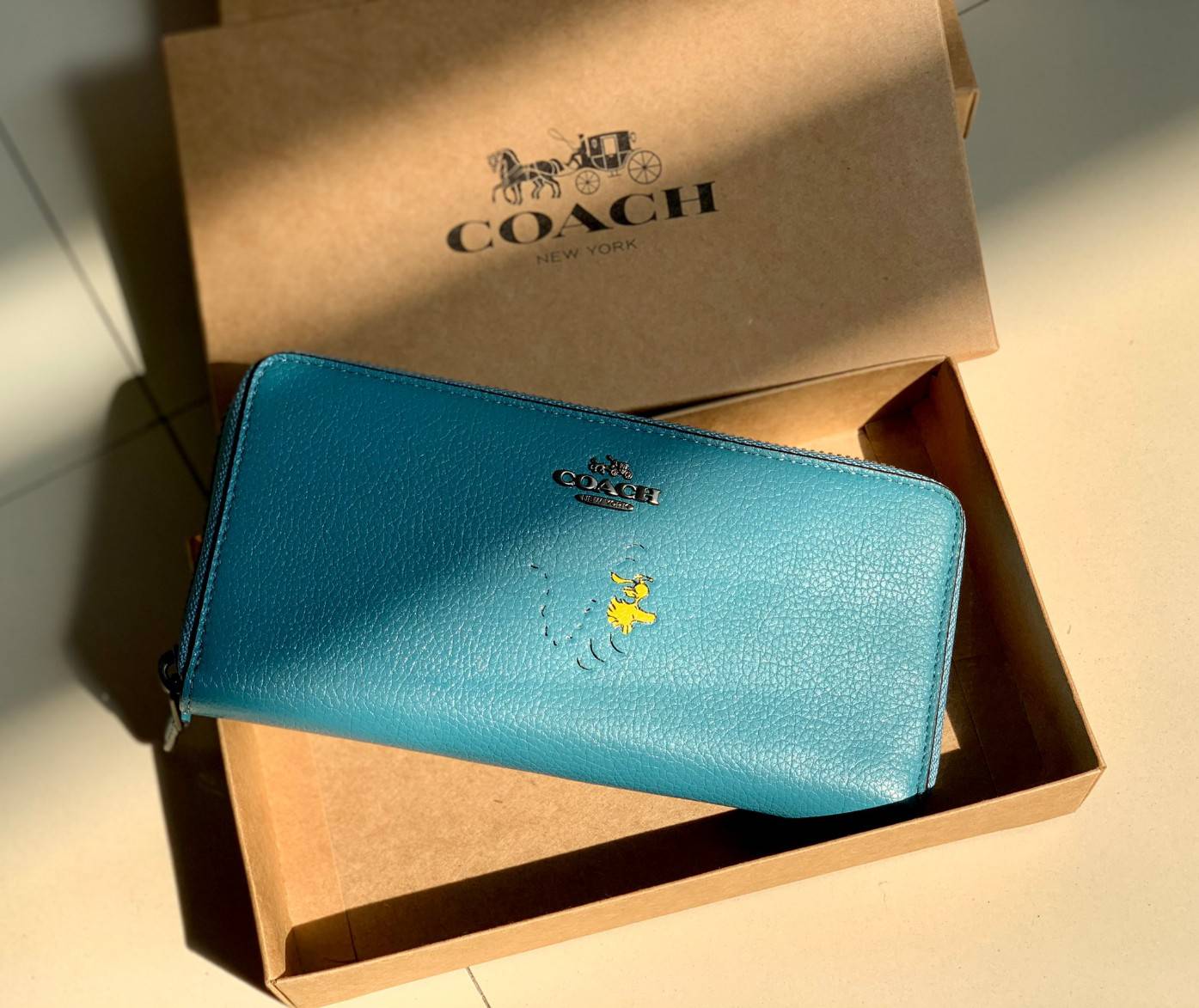 ของแท้ 💯% COACH ZIP WALLET SNOOPY LIMITED ((16122B)) พร้อมส่ง!! กระเป๋าเงินใบยาวซิปรอบ หนังแท้ลายหนังสวย