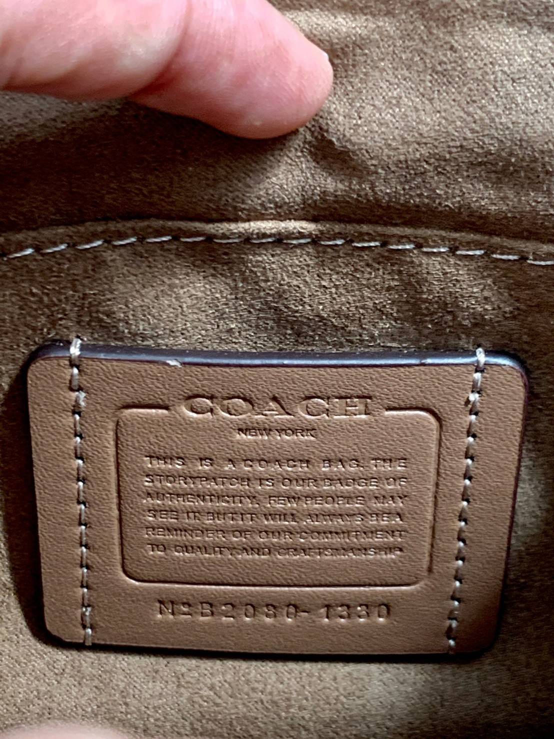 OUTLET 】COACH REMI SADDLE BAG IN COLORBLOCK ((1330)) รุ่นแนะนำ คลาสสิคน่าใช้มากๆ วัยใสๆใช้ดีค่ะ 😘 พร้อมส่งที่ไทยอีกครั้ง! กระเป๋าสะพายข้าง//ครอสบอดี้ร์//หรือทบเป็นสายคู่สะพายไหล่ได้ค่ะ แล้วแต่ชอบเลยค่ะ! วัสดุหนังแท้ ลายหนังสวยมากๆค่ะรุ่นนี้ หลงรัก