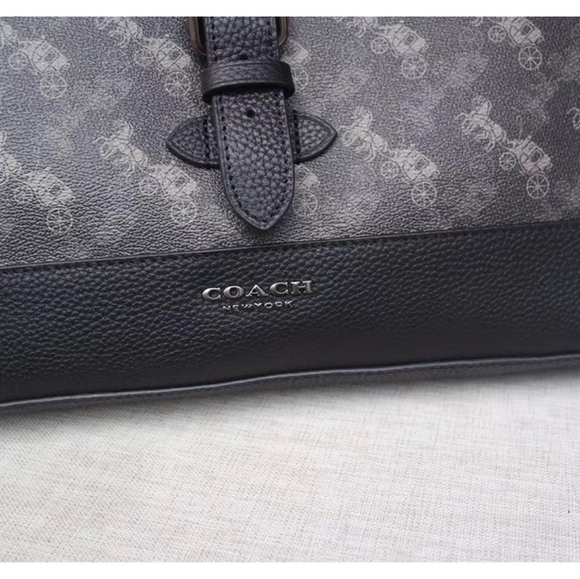 COACH HUDSON MESSENGER WITH HORSE AND CARRIAGE PRINT (COACH 89955) กระเป๋าสะพาย Coach ผู้ชาย ทรงสีเหลี่ยมใส่เอกสาร ใส่ Notebook ใส่Labtop ✅วัสดุแคนวาสลายรถม้า+หนังแท้