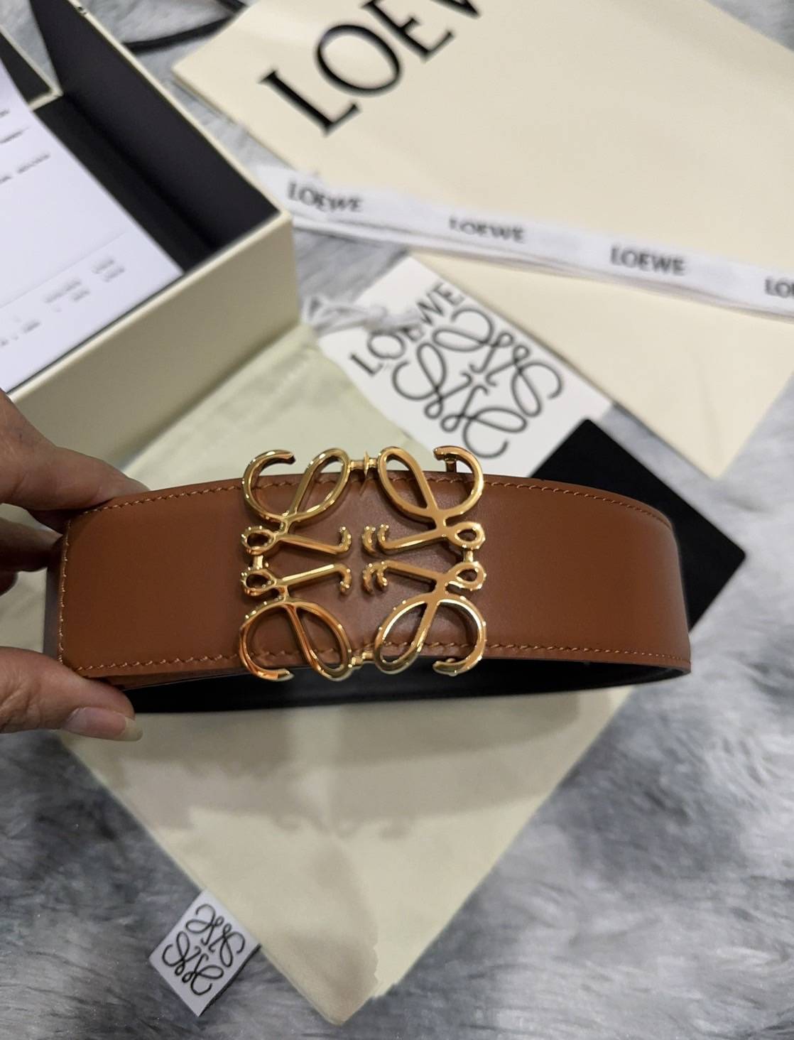 TOP ORI | หนังแท้ Loewe Belt / Loewe Anagram Leather Belt เกรดเทพดีสุด เข็มขัดโลเอเว่หนังแท้ สุดคลาสสิค วินเทจ เรียบง่าย ผู้ดี เป็นซิกเนเจอร์ ใช้งานเป็น everyday use ได้เลย