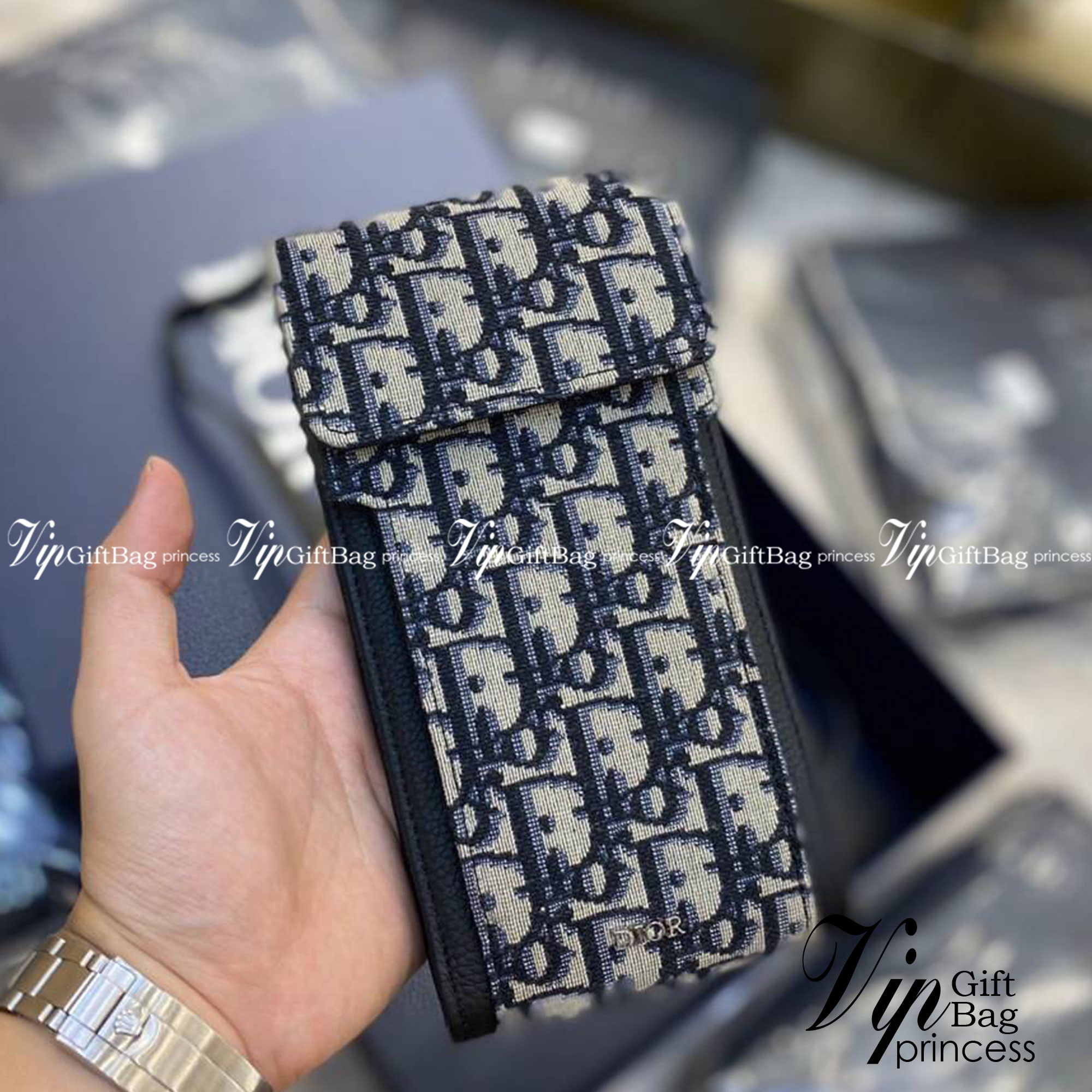 Dior Phone Holder Bag / DIOR BEIGN AND OBLIQUE JACQUARD PHONE POUCH BAG เกรดเทพออริจินอล หนังแท้ ภาพถ่ายจากสินค้าจริง ใช้งานต่างประเทศได้