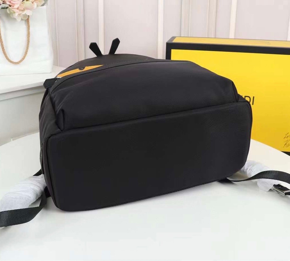 FENDI monster backpack เกรดออริจินอล FENDI Unisex Calfskin Nylon Logo Backpack กระเป๋าเป้เฟนดิ รุ่นยอดนิยมเอกลักษณ์แบรนด์ จุของได้เยอะ ใช้ได้ทั้งชายหญิง พกใบนี้ใบเดียวเอาอยู่ เป็นหนึ่งคอลเลคชั่นเด็ดที่สุดแห่งปีเลยจ้า