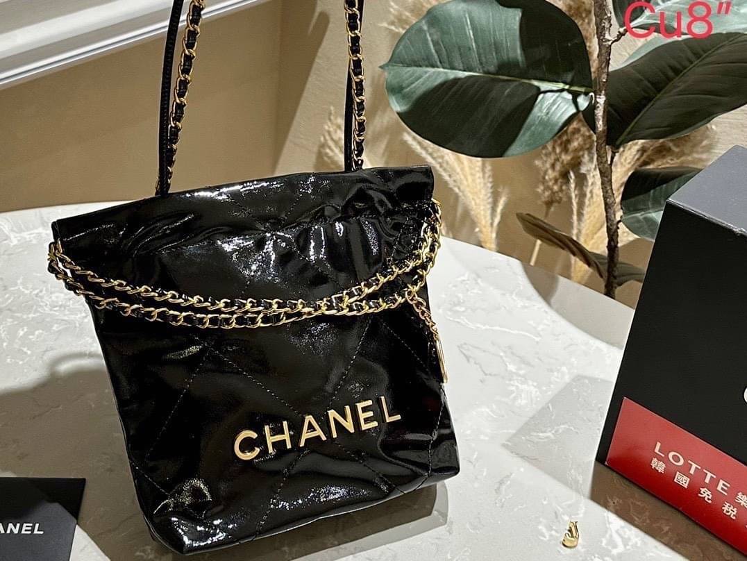 Chanel ss22 Logo CC shopping tote bag Metallics Color คอลสีใหม่เงางาม เข้าแล้วปังๆ หรูหรา สวยเลิศไปเลยค่า กระเป๋าทรงโท้ทที่มาแรงที่สุดในตอนนี้ก็คือรุ่นนี้เลย ใช้งานง่ายรุ่นนี้สามารถใช้ได้ทั้งผู้หญิงและผู้ชายน้า