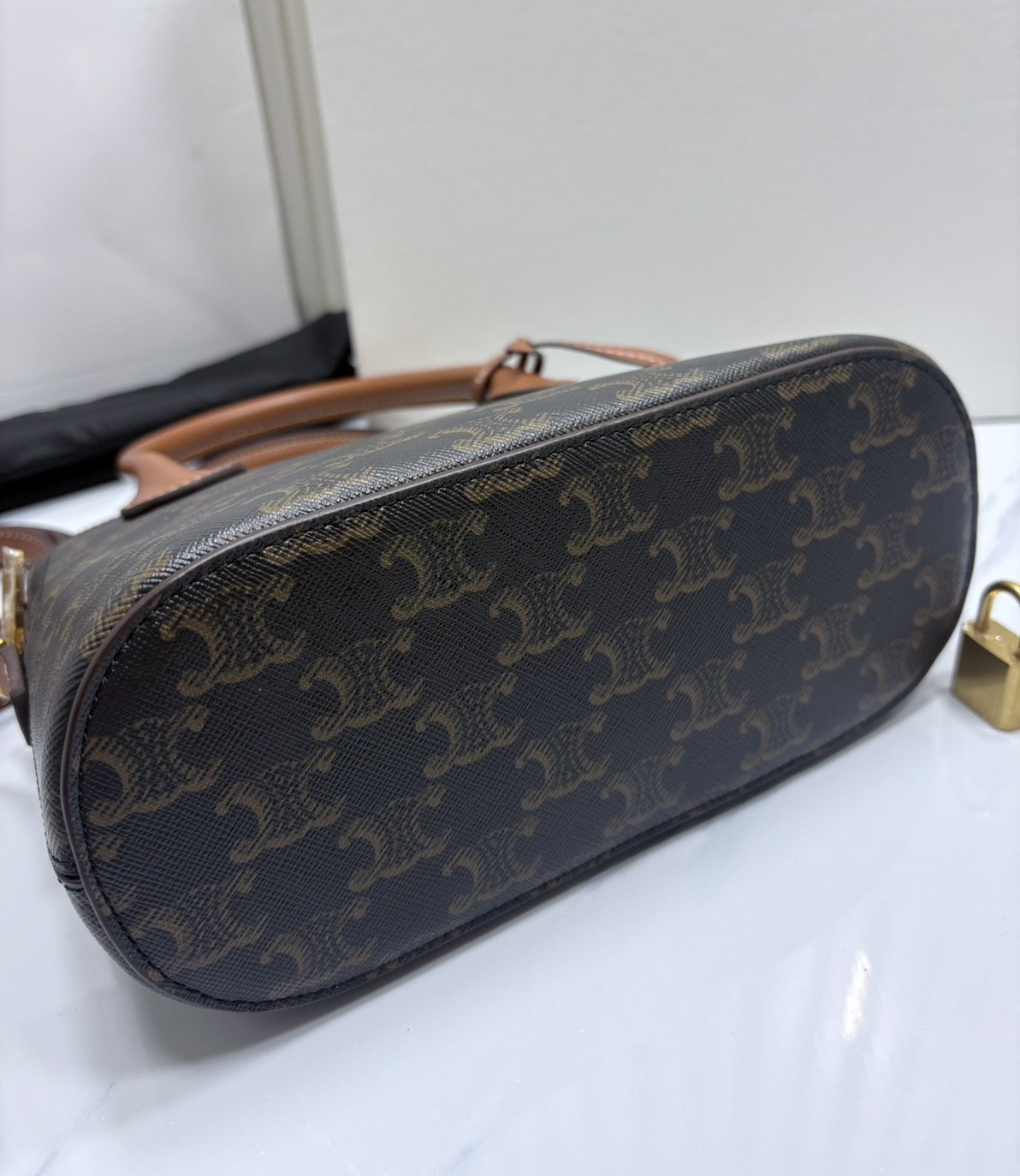 ORI หนังแท้ | CELINE TEEN HONORINE BAG IN Triomphe Canvas and Leather กระเป๋าสะพายทรงอัลม่าโท้ท พร้อมหูจับในตัว สวยเรียบหรู