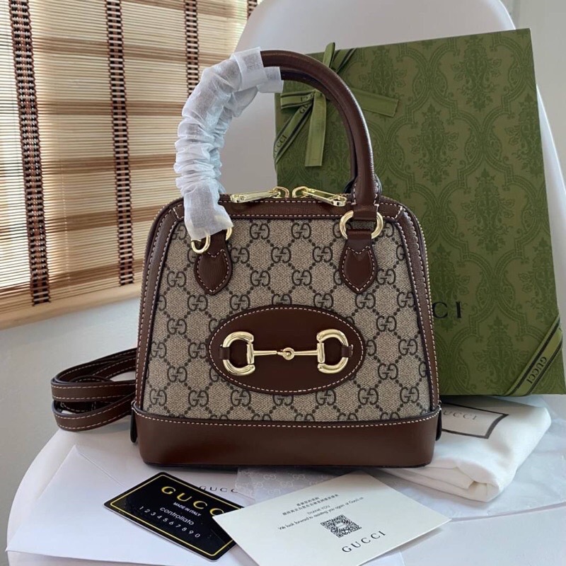 Gucci Horsebit 1955 mini top handle bag / Gucci Horsebit 1955 mini Tote bag กระเป๋าสะพายกุชชี่ รุ่นใหม่ สีใหม่ งานซิปคู่อะไหล่สีทอง มาพร้อมสายสะพายยาวถอดออกถือได้ งานสวยเป๊ะ ปั๊มทุกจุด ราคาสุดคุ้ม ภาพถ่ายจากงานขายจริง ใช้งานต่างประเทศได้