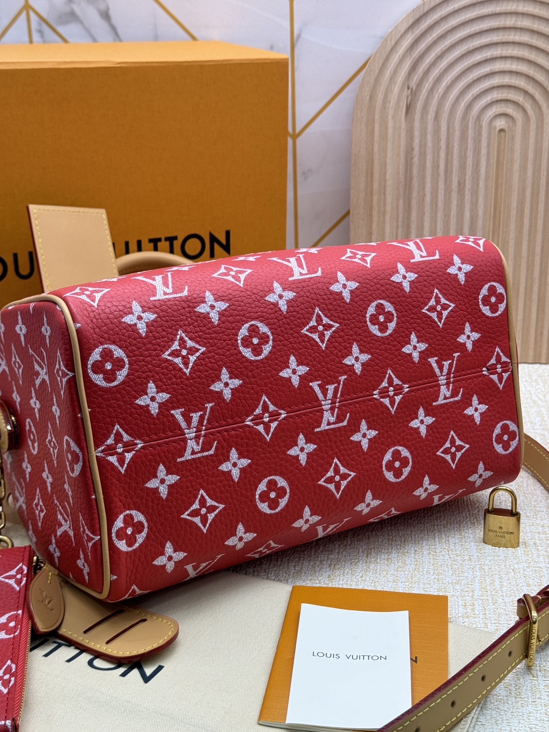 RUNWAY LV Speedy P9 Bandoulière 25 Soft Leather กระเป๋าสะพายสปีดี้รุ่นใหม่หรูหรา เกรดท็อปวีไอพี เกรดดีสุด 1:1 หนังแท้สวยงาม เก็บทุกรายละเอียด ใช้สลับแท้ ผ่านทุก ตม.