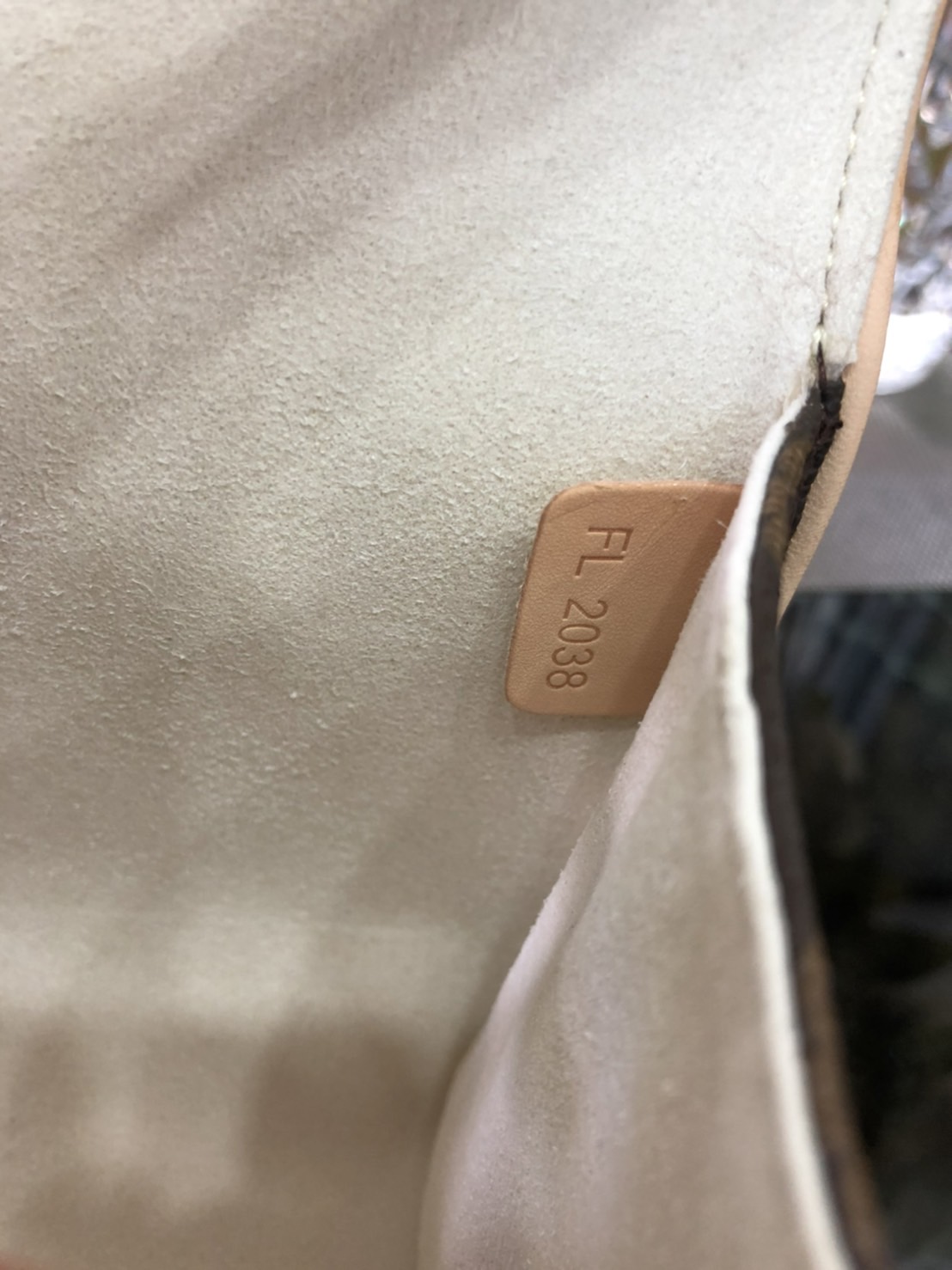 VIP 】หนังแท้ Louis Vuitton Mono Pouchette Florentine Belt Bag กระเป๋าคาดเอวหนังแท้สุดหรู มีจำกัดนะคะ