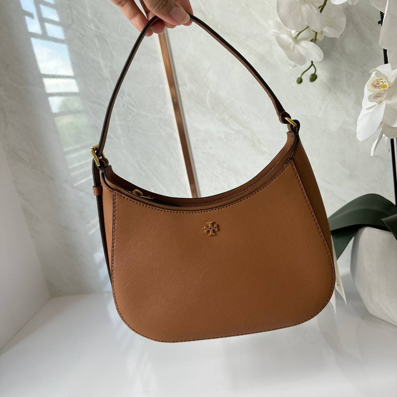 TORY BURCH EMERSON ZIP SHOULDER BAG 137416 / TORY BAG พร้อมส่ง 3 สี กระเป๋าสะพายไหล่ / คล้องแขน หนังซาเฟียโน่ ทนทาน