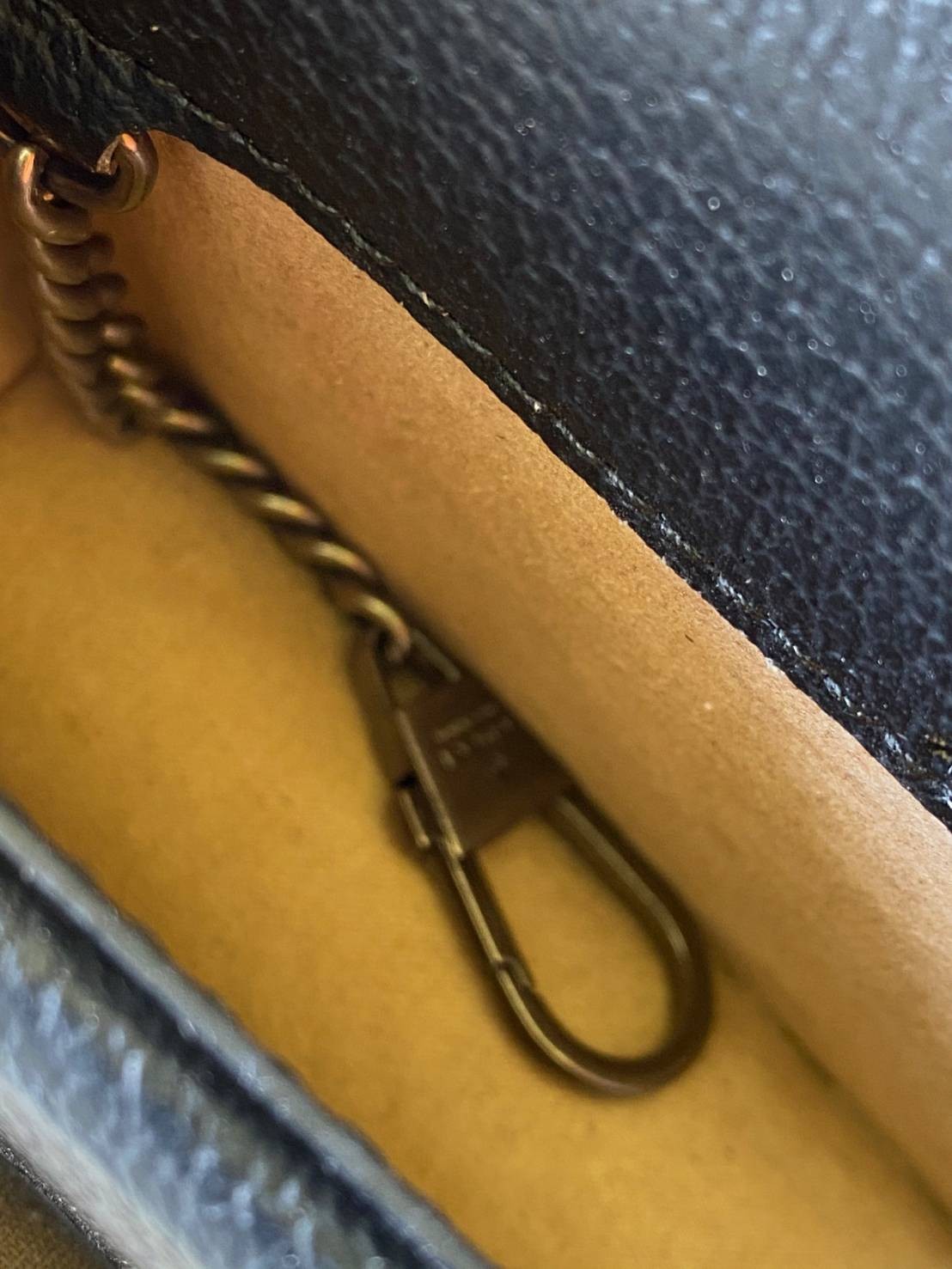 หนังแท้ GUCCI Dionysus mini bag / GG Shoulder bag / GG Denim Dionysus พร้อมส่งที่ไทย กระเป๋าสะพายข้างหนังแท้ เกรดหนังคุณภาพดียิ่งใช้หนังยิ่งสวย โทนสีน่าใช้มากก มาในดีไซน์คลาสสิคเรียบหรูเข้ากับทุกลุ๊คแบบไม่มีเอ้าท์ พร้อมส่งที่ไทย ภาพสินค้าถ่ายจากงานขายจริง