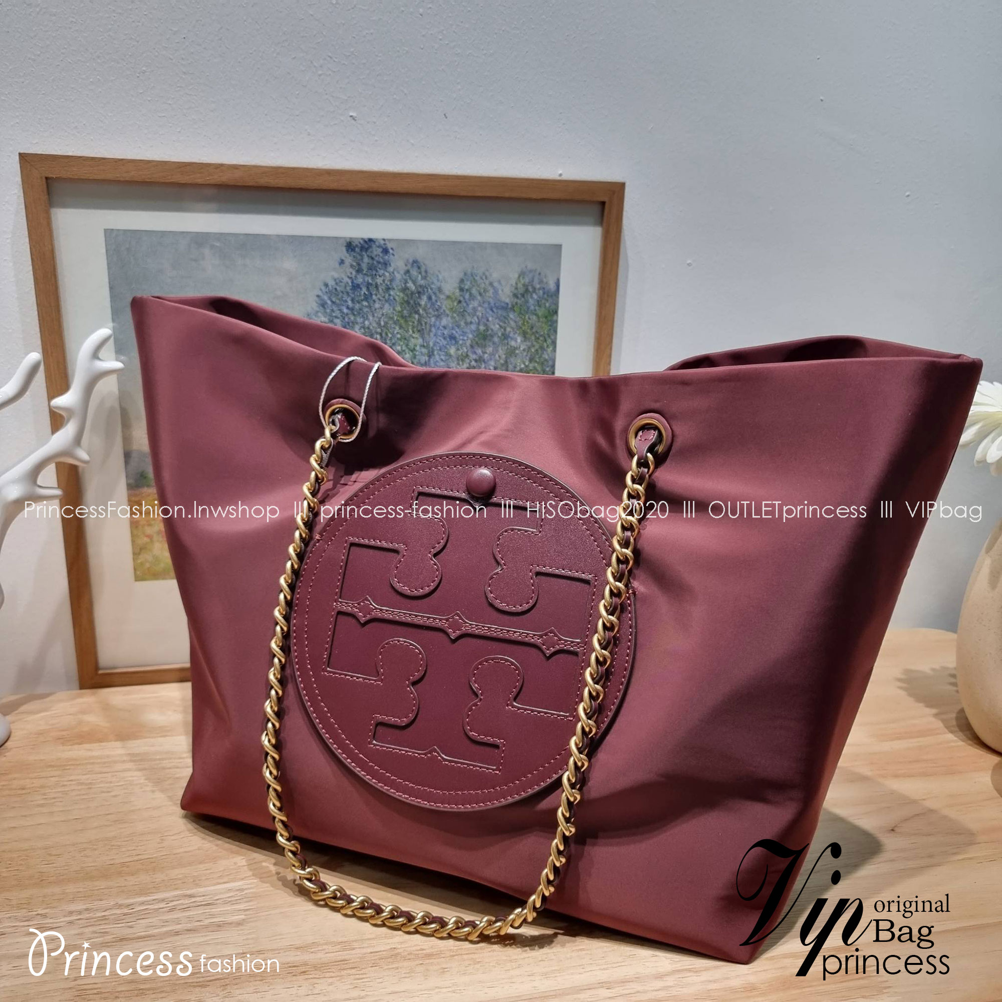 TORY BURCH Ella Chain Tote Bag / TORY TOTE NYLON BAG พร้อมส่ง 4 สี กระเป๋าสะพายทรงโท้ทใบใหญ่ จุของไปเลยแน่นๆ รูปทรงคลาสสิคชวนใช้ โดดเด่นด้วย patch โลโก้ แนะนำรีบสั่งใช้ไปสวยก่อนใครได้เลยน้า