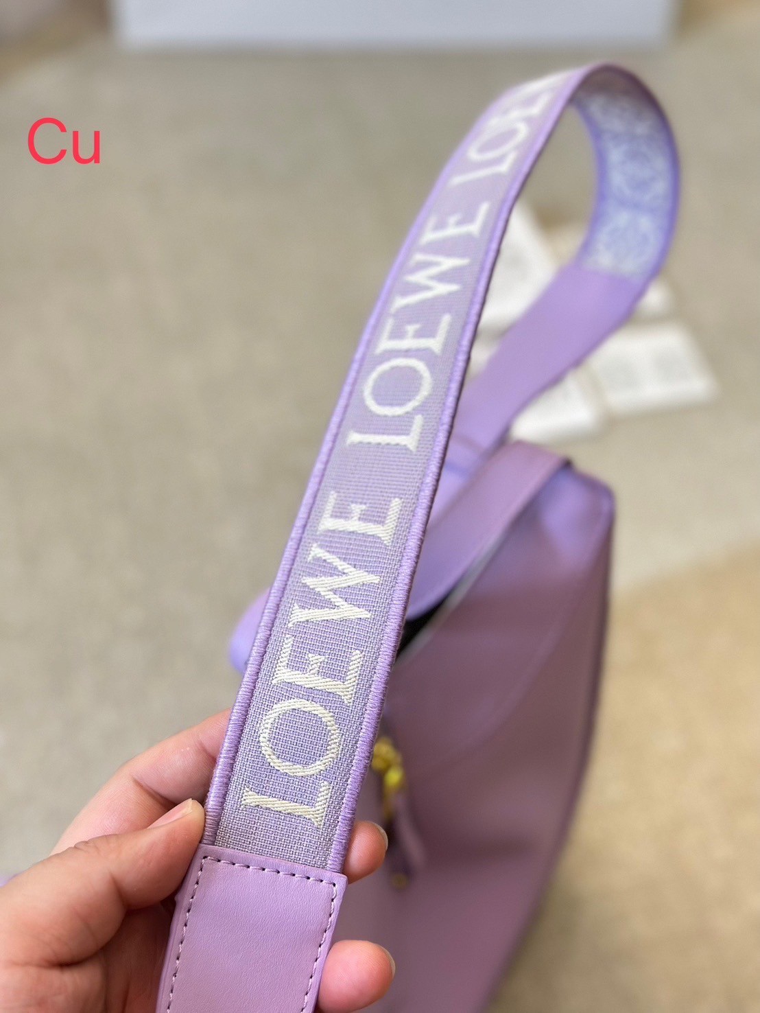 LOEWE Hammock Bag With Jacquard Strap กระเป๋ารุ่นแฮมม็อครูปทรงอันเป็นเอกลักษณ์