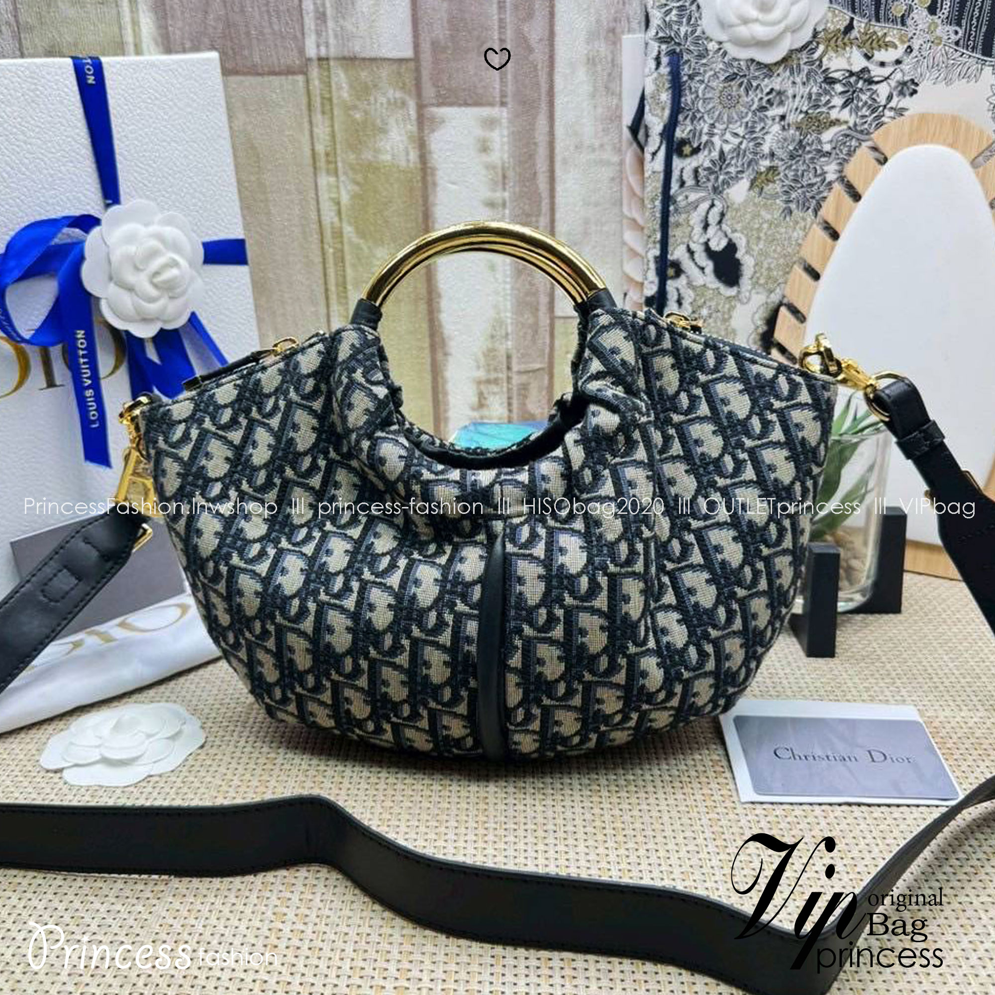 ORI หนังแท้ | DIOR Walk in Dior Purse Blue Oblique Jacquard / diorclutch กระเป๋าสะพายทรงคลัชสุดลัคชู หรูหราเกินเรื่อง ดีไซน์ใหม่มาแรงมาก! โดดเด่นด้วยหูจับทรงโค้งสีทอง ดูแพงสุดๆ