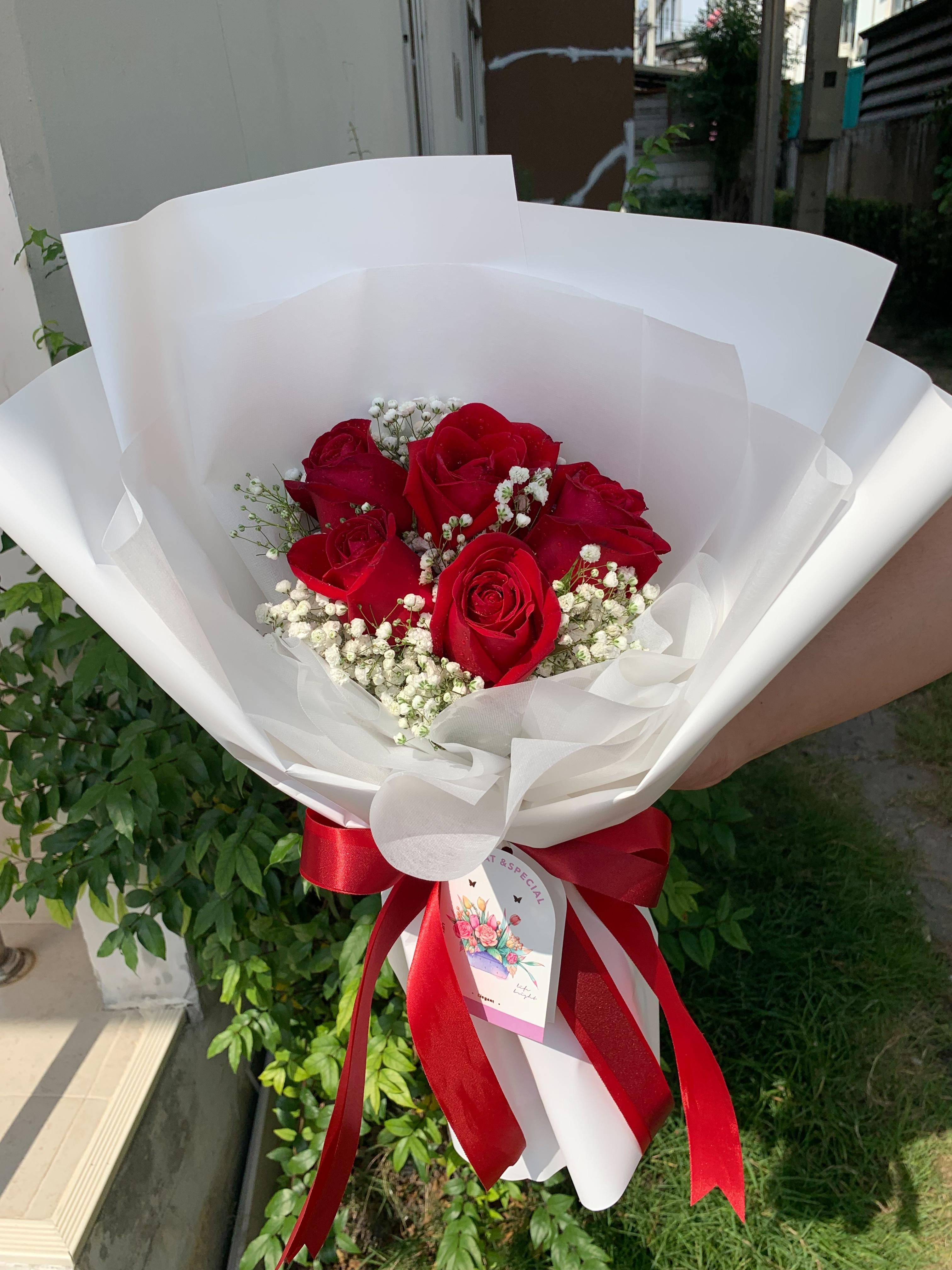 ช่อกุหลาบแดงช่อเล็ก