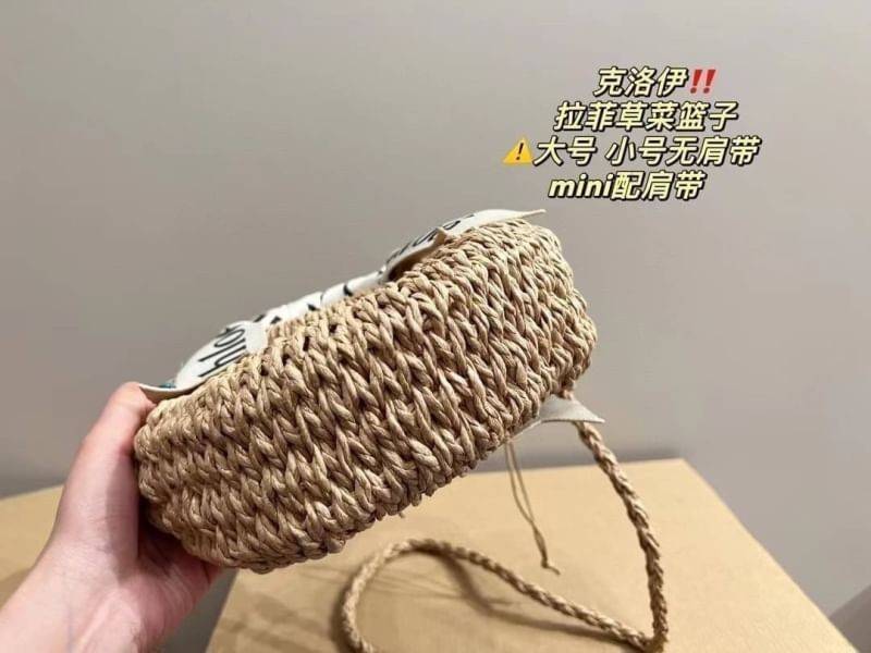 Chloe Straw Handbag Summer Beach Weave / CHLOE woody basket mini bag 8" กระเป๋าสานสไตล์มินิมอล ซับในผ้าอย่างดี มาพร้อมผ้าผูกหูกระเป๋า สวยลงตัวรุ่นนี้ไม่ควรพลาดน้า สวยปังไม่ไหว ภาพสินค้าถ่ายจากงานขายจริง น่ารักมากค่ะ