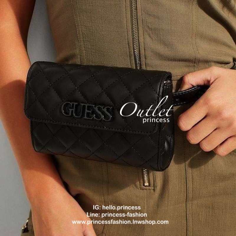 Guess elliana Crossbody Belt Bag รุ่นนี้ได้ทั้งสะพายยาวและคาดเอวค่ะ ด้านหน้าติดโลโก้แบรนด์สีตามหนังกระเป๋า หนังเป็นลายตาราง เปิดปิดด้วยกระดุมแม่เหล็ก ด้านในบุผ้าลายโลโก้แบรนด์ ด้านหลังมีที่สอดสายสำหรับคล้องเอว รุ่นนี้มีสายยาวให้ทั้ง 2 เส้นสำหรับต่างโอกาสค