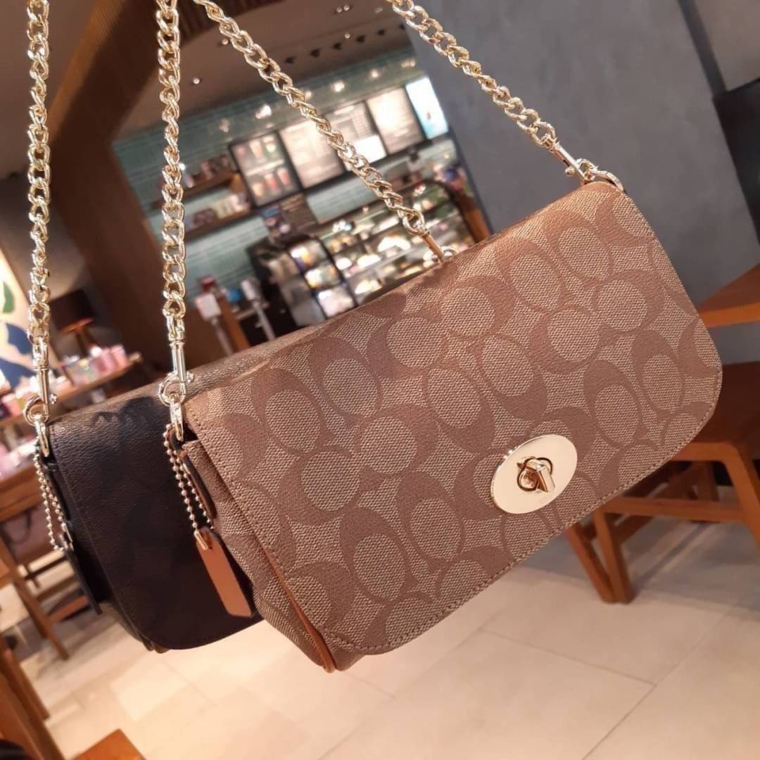COACH F34615 MINI RUBY CROSSBODY IN SIGNATURE CANVAS ไอเท็มหายาก!! Best seller!! ยกให้น้องเลย!! 👍🎊👍💥 กระเป๋าสะพายข้างรูบี้ ทรงกะทัดรัด ไซส์กำลังดี ดีไซน์เรียบหรูในความเป็นเอกลักษณ์โค้ช ใช้งานง่าย สะดวก วัสดุหนังแคนวาสเคลือบ