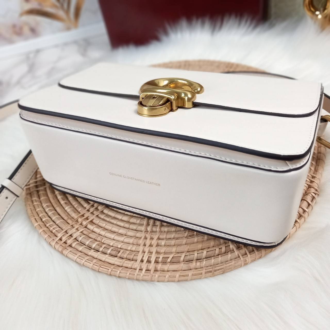 COACH STUDIO GLOVETANNED LEATHER SHOULDER BAG (C6641)🌺ห้ามพลาดเด็ดขาด!! สวยละมุน เรียบหรู ดูแพงสุดๆ!! //กระเป๋าถือ กระเป๋าสะพาย ดีไซน์เนี้ยบ! เฉียบมาก!// วัสดุหนังแท้ หนังเรียบเต็มใบ อยู่ทรง สวยมากๆ ดีเทลเรียบหรู ผู้ดีสุดๆ!// ด้านหน้าเปิด-ปิดด้วยต