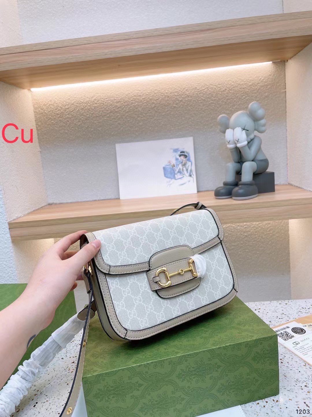 Gucci horsebit 1955 shoulder bag / GUCCI BAG พร้อมส่ง 5 สี กระเป๋าสะพายไหล่/สะพายข้างทรงคลาสสิค สวยผู้ดี ดารา เซเลปใช้กันเพียบ สวยอยู่ทรง มากี่รอบก็ไม่เคยพอ!! รุ่นเด็ดสุด!! ฮ็อตสุด!