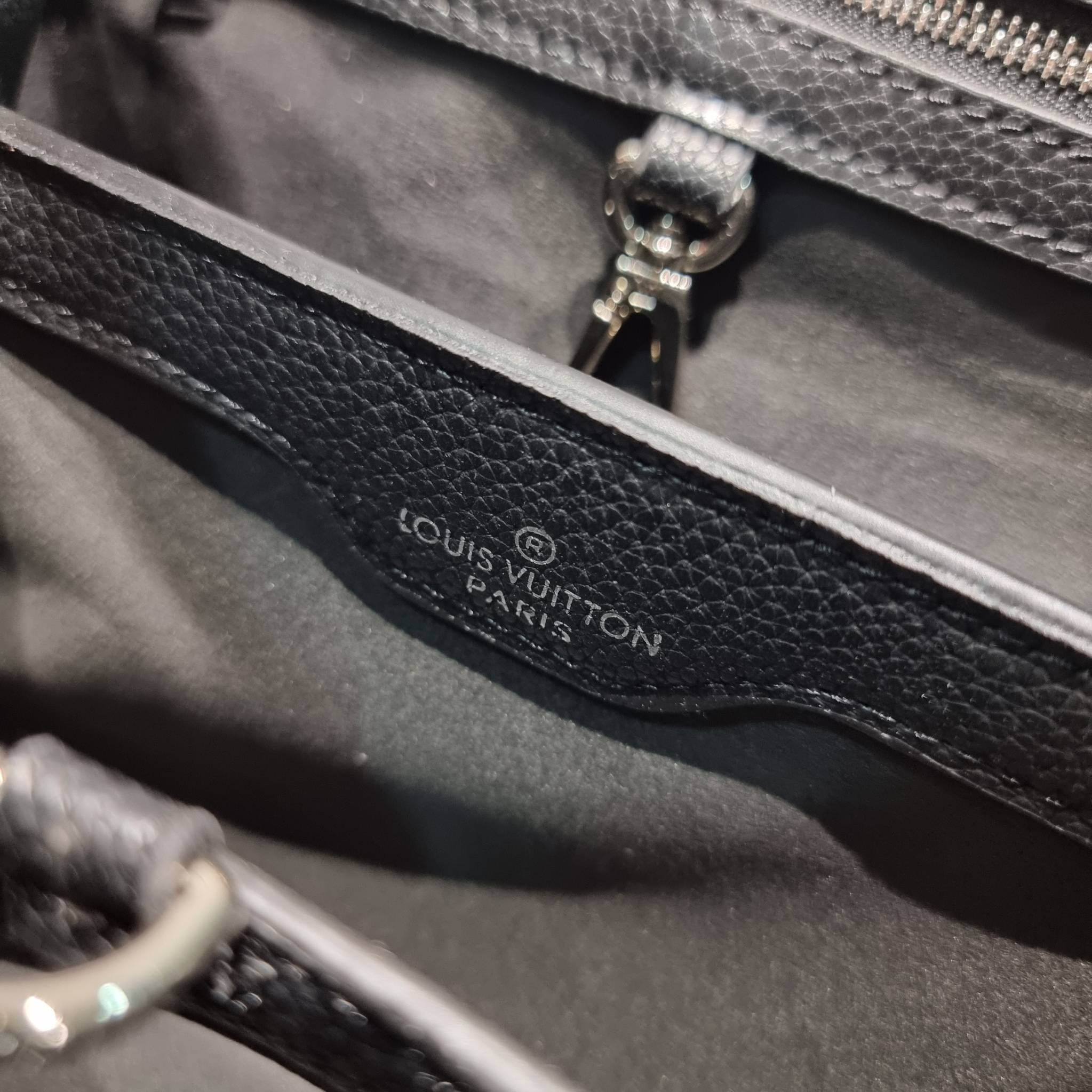 LV x YK Capucines BB / LV Bag พร้อมส่ง กระเป๋าถือสุดหรู ดีไซน์ทรงคลาสสิค ดีงามม้ากกกก!! มาพร้อมหูจับในตัว ด้วยรูปทรงวินเทจ งานปั้มสวยเป๊ะปังตามรูป **รอบนี้จัดราคาพิเศษสุดคุ้ม งานสวยเกินราคาค่ะ