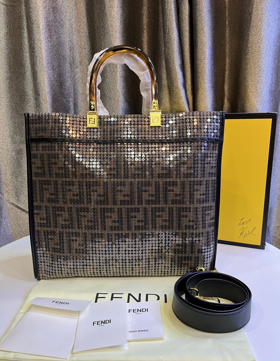 FENDI Sunshine Large jacquard FF sequins shopper / Fendi Tote bag 36cm พร้อมส่ง กระเป๋าสะพายทรงโท้ท ปักเลื่อมแวววาว รุ่นใหม่ สวยหรู **สินค้าเกรดออริจินอล 1:1 สลับแท้
