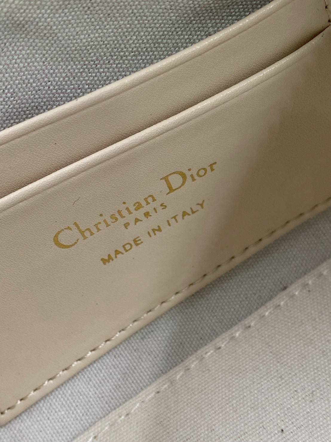 ORI หนังแท้ | DIOR Mini 30 Montaigne Cigale bag / DIOR Mini Miss Caro Cigale bag กระเป๋าสะพายไหล่ทรงโฮโบ ขนาดมินิเสริมไลน์ 30 Montaigne ด้วยรูปทรงทันสมัยและประณีตบรรจง