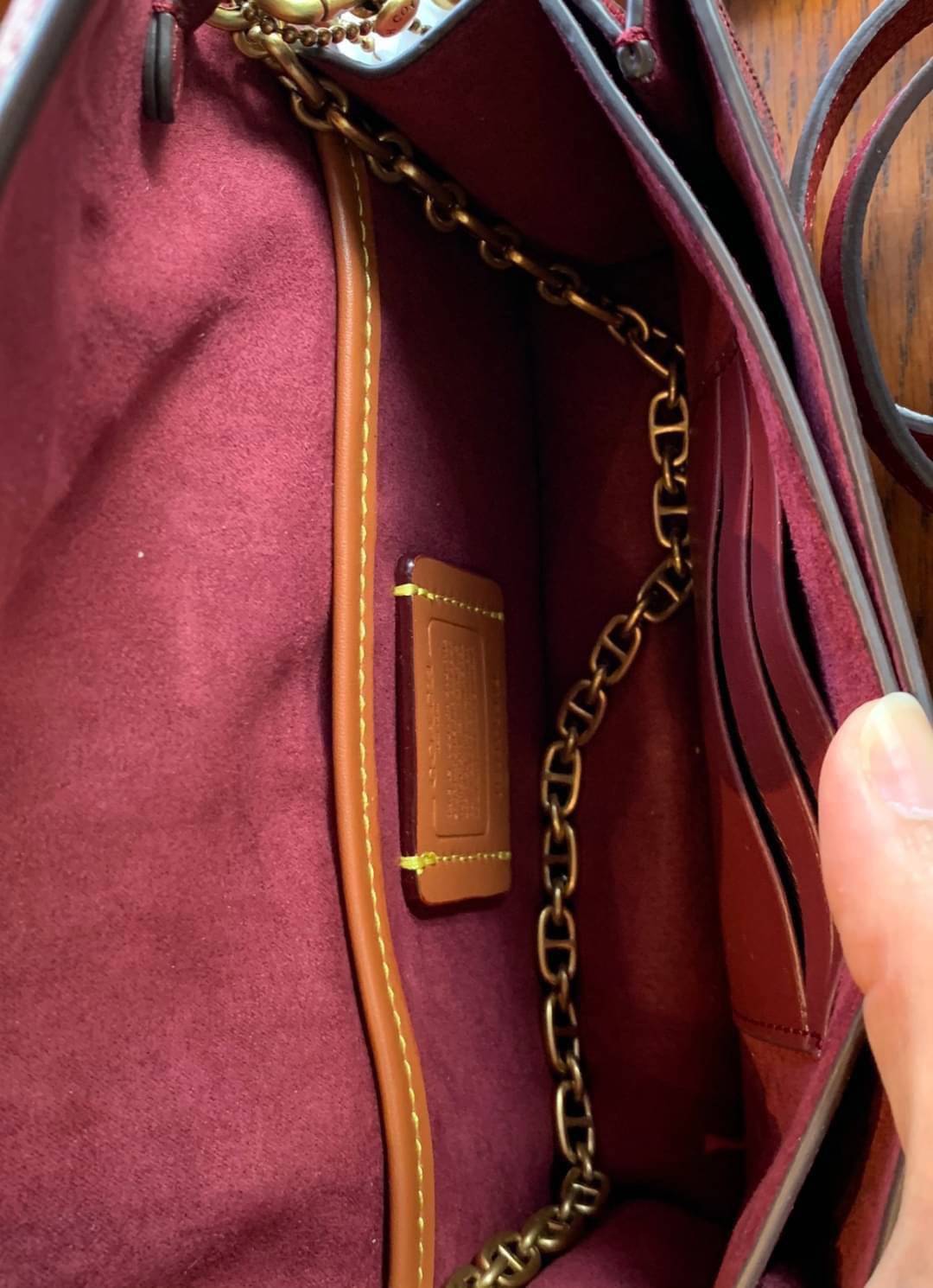 Coach Beat Crossbody Clutch In Signature Canvas With Horse And Carriage Print((6910//4760)) 🌈พร้อมส่งสีใหม่ล่าสุด ได้ไปไม่ผิดหวังแน่นอนค่ะ! กระเป๋าหิ้วได้//คลัทออกงานได้//สะพายครอสบอดี้ร์ได้ สุดคุ้ม! หนังแท้อย่างดี smooth leather ค่ะ