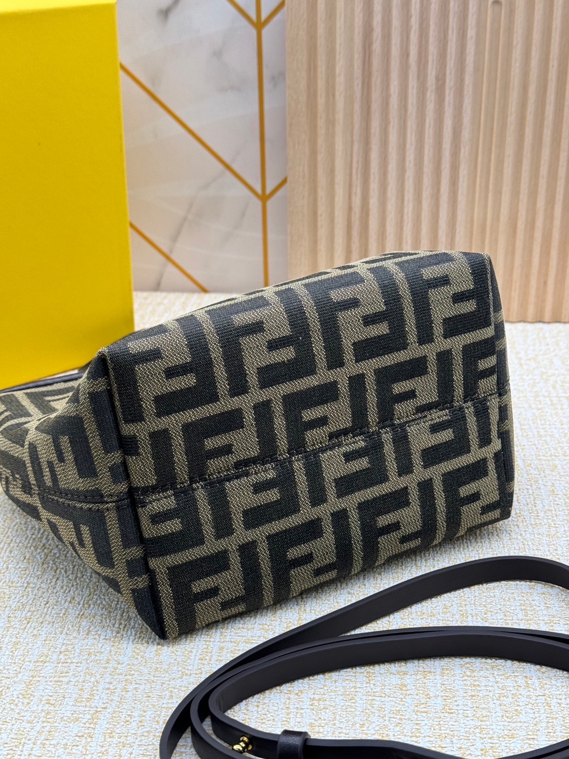 Fendi Roll Mini FF jacquard mini bag / YSL TOTE BAG MINI กระเป๋าสะพายทรงโท้ทไซส์มินิ เกรดออริ 1:1 ใช้งานต่างประเทศได้