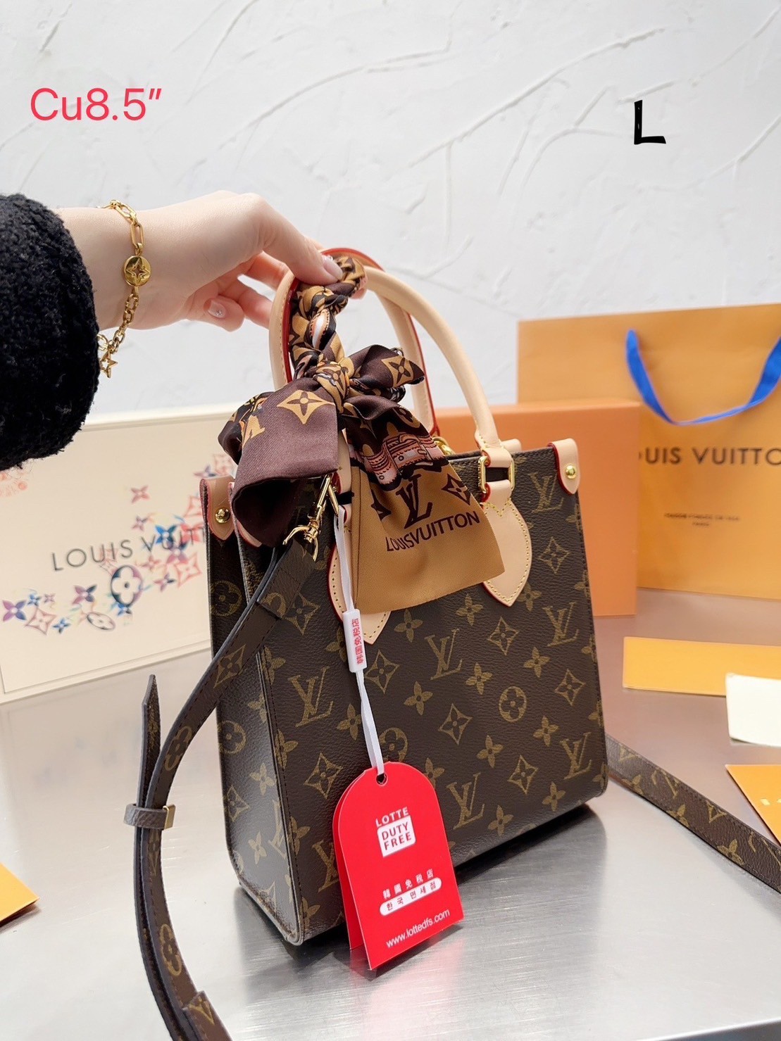 LV SAC PLAT BB BAG MONOGRAM / LV petit sac plat ฮอตที่สุดกับไอเท็มยอดฮิต กระเป๋าสะพายโท้ท ไซส์กำลังดี ใส่มือถือได้ กระเป๋าสตางค์ใบเล็กได้ มีหูจับในตัว ถือชิคๆตัวแม่